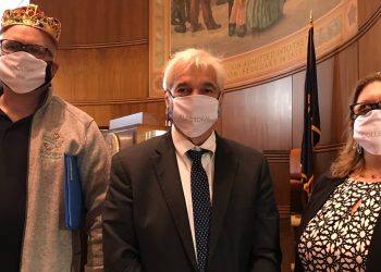 Oregon electors take stance against Electoral College