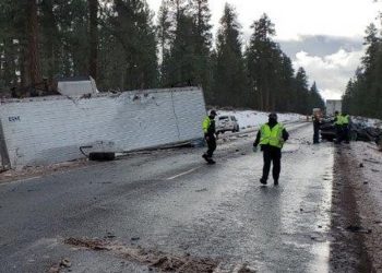 Semi slid into oncoming traffic on Oregon highway, triggered fatal 4-vehicle crash