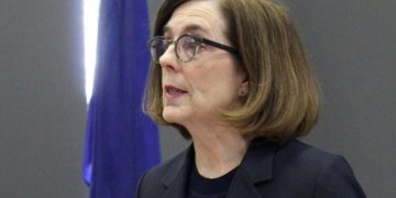 Oregon lawmakers approve food relief as time runs out for more emergency aid