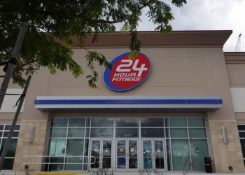 Some 24-hour Fitness gyms bring equipment outdoors to adapt to Oregon restrictions