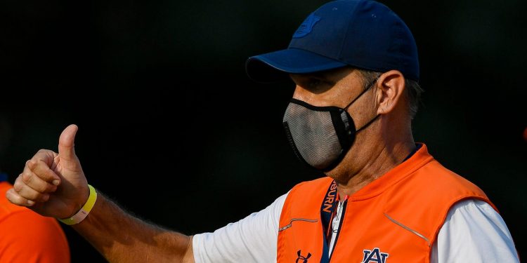 Oregon Ducks coach Mario Cristobal addresses Auburn “rumors” as signing day looms