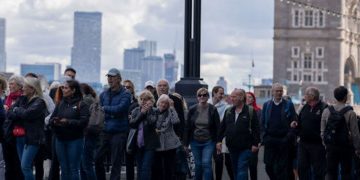 People are waiting in line over 30 hours to pay respects at Queen Elizabeth’s coffin