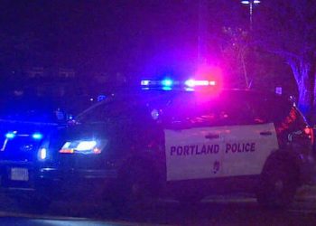Shooting on Northeast Glisan Street and Northeast 122nd Avenue sends one person to the hospital
