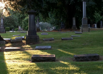 This year Oregon Historic Cemetery Cleanup days will be supported by SOLVE and the Oregon Commission on Historic Cemeteries, state officials say