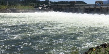 Fishery managers from Oregon and Washington added four additional days of recreational spring Chinook salmon fishing in the mainstem Columbia River downstream of Bonneville Dam during a joint state meeting