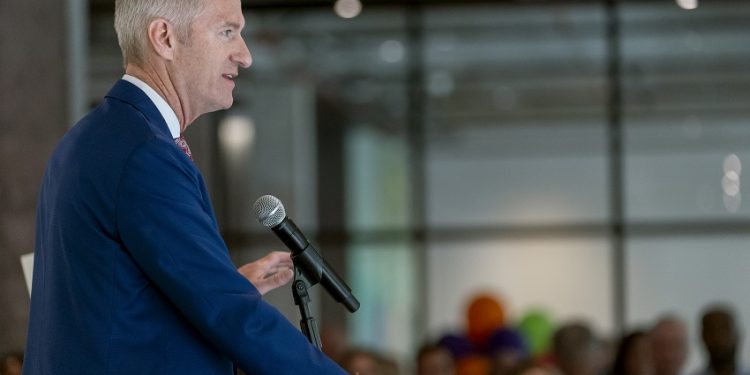 Portland Mayor-Elect’s Proposal to Increase In-Office Work Sparks Backlash from City Employees