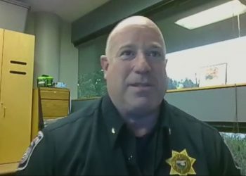 Police Seek ER Nurse Who Helped Save Driver’s Life at Crash Scene