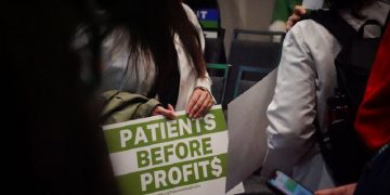 Oregon’s Largest Health Care Workers Strike Enters Weekend with No Resolution