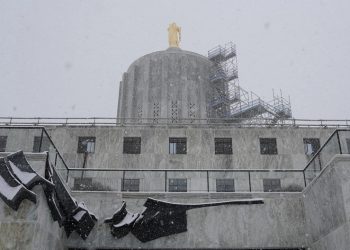Oregon Economic Forecast Shows Slight Increase, But Caution Urged Amid Federal Uncertainty
