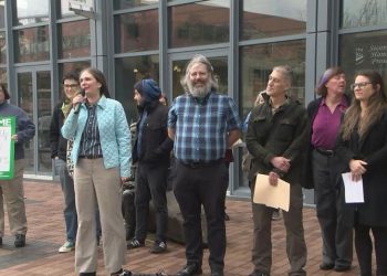 Eugene Residents Rally to Support Fire Service Fee Amid Chamber of Commerce Challenge