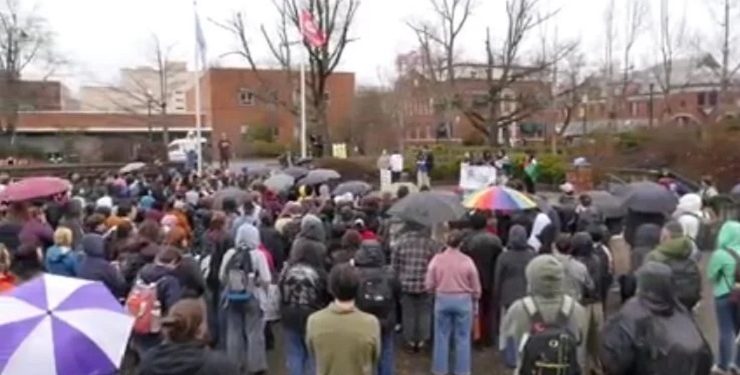 University of Oregon Students Protest Against Trump’s Immigration Policies
