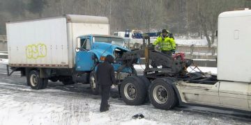 Multiple Vehicle Crashes Cause Major Traffic Disruption on I-84 Near Multnomah Falls