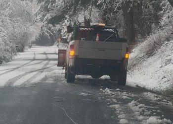 Winter Weather Causes Disruptions in Western Oregon, Prompting Caution
