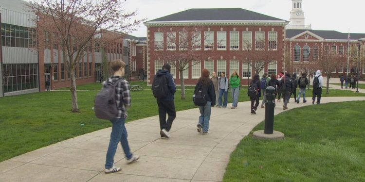 Oregon Lawmakers Address Growing Crisis of Chronic Absenteeism in Schools