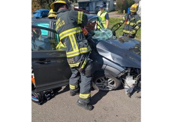 Crash in Eugene Leads to Vehicle Rescue and Hospitalization