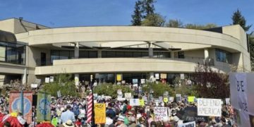 Thousands of Eugene Residents Rally in “Hands Off” Protest Against Trump and Musk