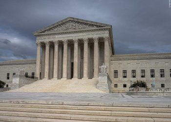 Supreme Court Blocks Reinstatement of Fired Federal Employees in Oregon and Beyond