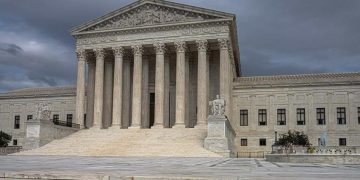 Supreme Court Blocks Reinstatement of Fired Federal Employees in Oregon and Beyond