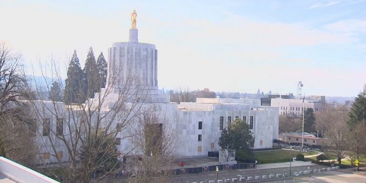 Oregon Bill Proposes Truancy Fines for Parents of Chronically Absent Students