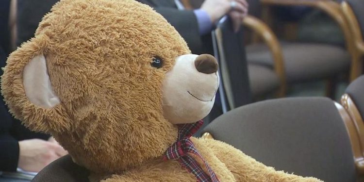 Oregon Senate Approves Bill Expanding Rights for Foster Children