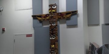 Eugene School District to Remove Totem Poles Amid Cultural Controversy